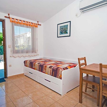 Apartman Kirac โปแมร์ ภายนอก รูปภาพ